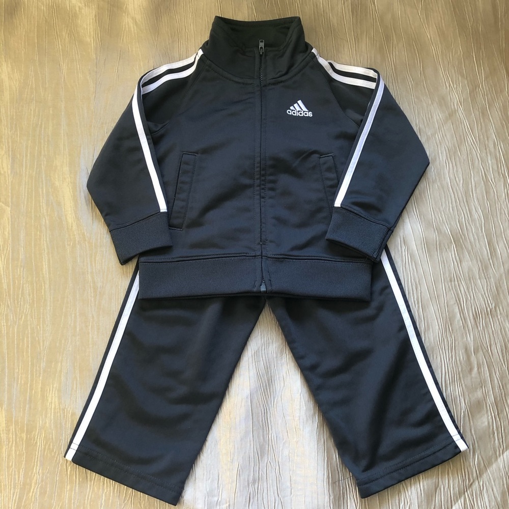 Adidas baby tracksuit Gray and white 12m-18m